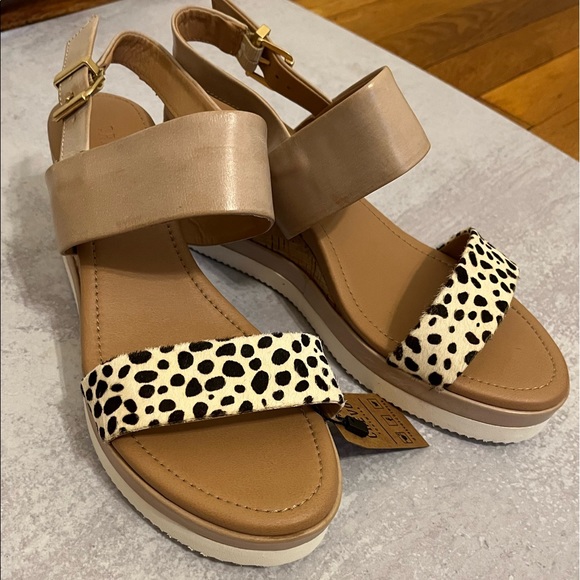 Crevo Animal Print Leather Wedge Sandals in Off-White Size 7 - Picture 4 of 7